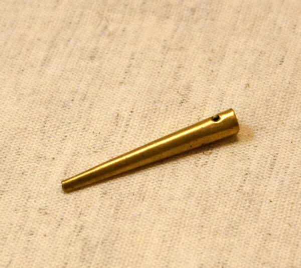 Einfache Nestelspitze