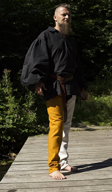 Einzelner Hochmittelalter Beinling aus Wolle - ocker, Gr. SX/S
